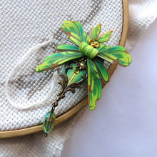 Load image into Gallery viewer, NEEDLE MINDER August - Peridot Moth 13