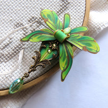 Load image into Gallery viewer, NEEDLE MINDER August - Peridot Moth 27