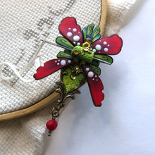 Load image into Gallery viewer, NEEDLE MINDER Woodsy Moth 24