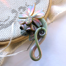 Load image into Gallery viewer, NEEDLE MINDER October Opal Dragon 50