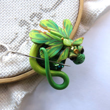 Load image into Gallery viewer, NEEDLE MINDER August - Peridot Dragon 35
