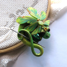Load image into Gallery viewer, NEEDLE MINDER August - Peridot Dragon 39