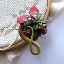 Load image into Gallery viewer, NEEDLE MINDER Woodsy Dragon 62