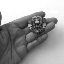 Load image into Gallery viewer, NEEDLE MINDER June Pearl Moth 10