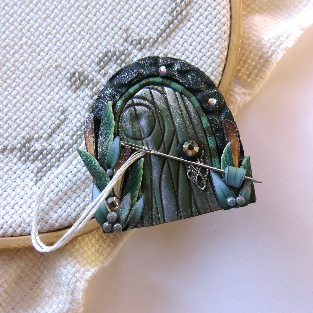 NEEDLE MINDER, Fairy Door Sewing Notion 64