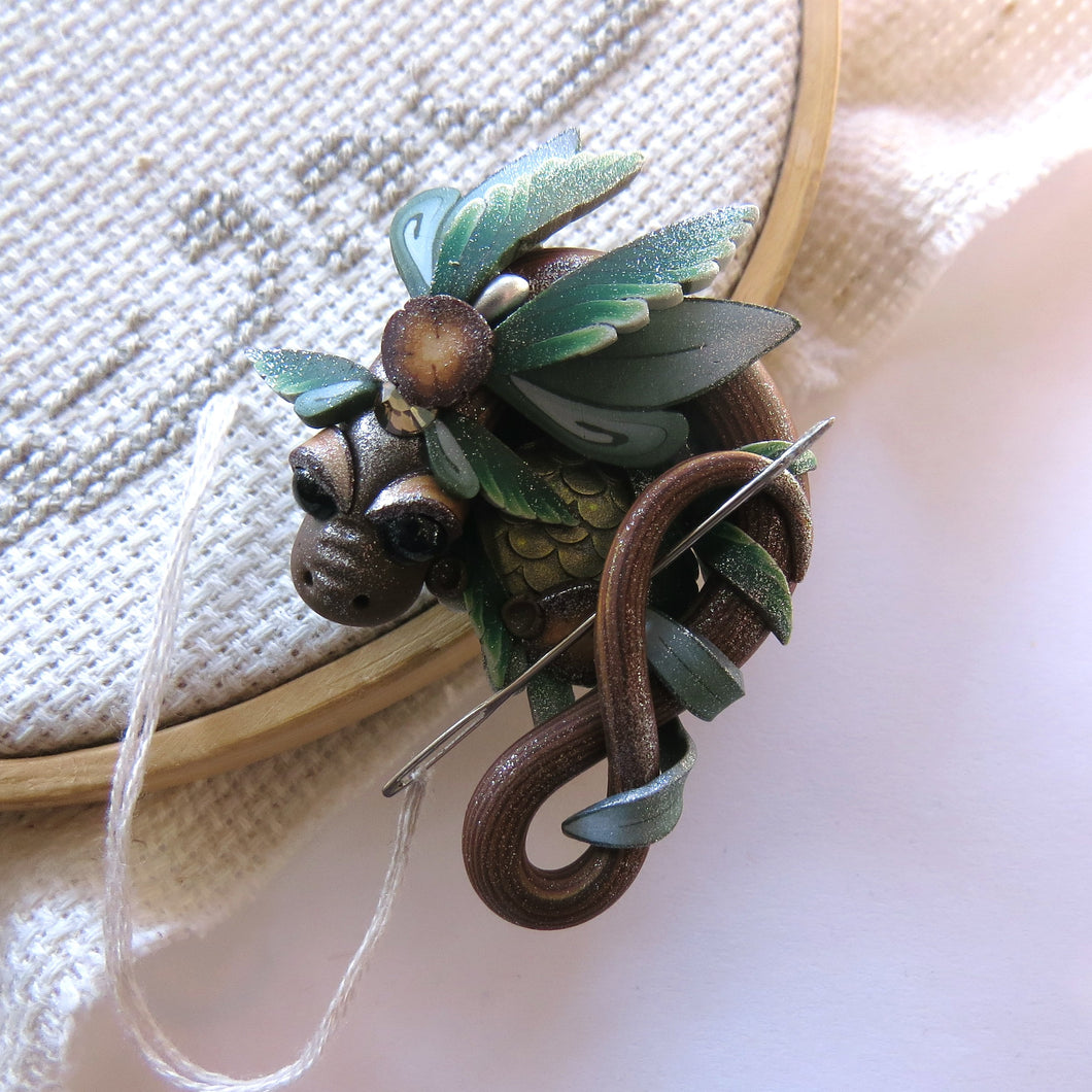 NEEDLE MINDER Forest Frost Dragon  45