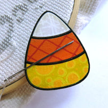 Load image into Gallery viewer, WOOD Needle Minder NOT CLAY please read description, Hand painted wood. K77
