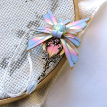 Load image into Gallery viewer, NEEDLE MINDER Opal Moth 60
