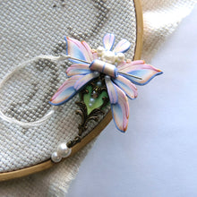 Load image into Gallery viewer, NEEDLE MINDER June Pearl Moth 10

