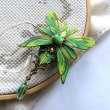 Load image into Gallery viewer, NEEDLE MINDER August - Peridot Moth 16
