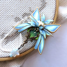 Load image into Gallery viewer, NEEDLE MINDER Sea Nymph Moth 63
