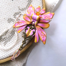 Load image into Gallery viewer, NEEDLE MINDER Sunset Rose Moth 31
