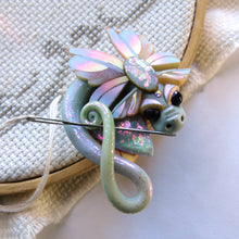 Load image into Gallery viewer, NEEDLE MINDER October Opal Dragon 36
