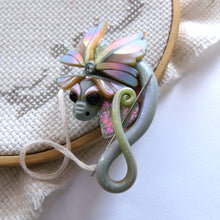 Load image into Gallery viewer, NEEDLE MINDER October Opal Dragon 45
