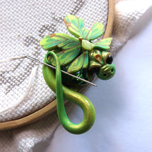Load image into Gallery viewer, NEEDLE MINDER August - Peridot Dragon 11
