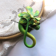 Load image into Gallery viewer, NEEDLE MINDER August - Peridot Dragon 20
