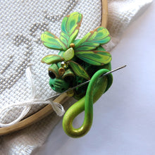 Load image into Gallery viewer, NEEDLE MINDER August - Peridot Dragon 61
