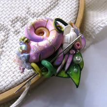 Load image into Gallery viewer, NEEDLE MINDER  Sea Snail 66
