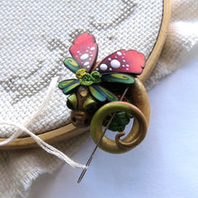 Load image into Gallery viewer, NEEDLE MINDER Woodsy Dragon 13
