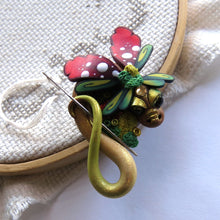 Load image into Gallery viewer, NEEDLE MINDER Woodsy Dragon 18
