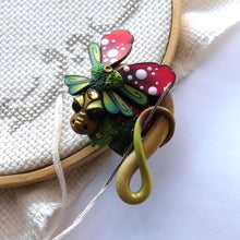 Load image into Gallery viewer, NEEDLE MINDER Woodsy Dragon 34
