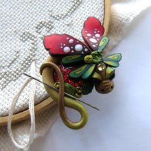 Load image into Gallery viewer, NEEDLE MINDER Woodsy Dragon 3
