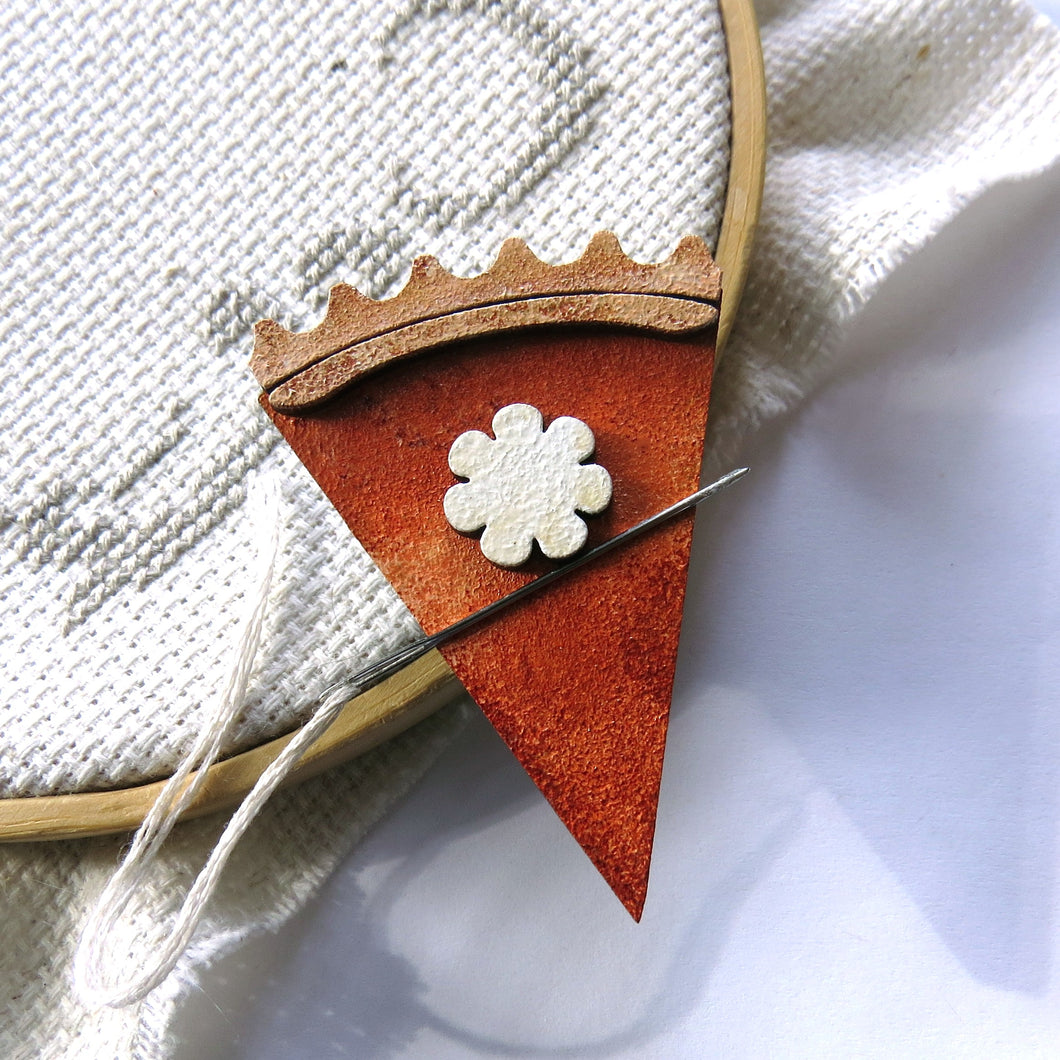 WOOD Needle Minder NOT CLAY please read description, Hand painted wood.