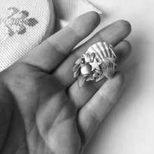Load image into Gallery viewer, NEEDLE MINDER, Seashell Mermaid Treasure 80
